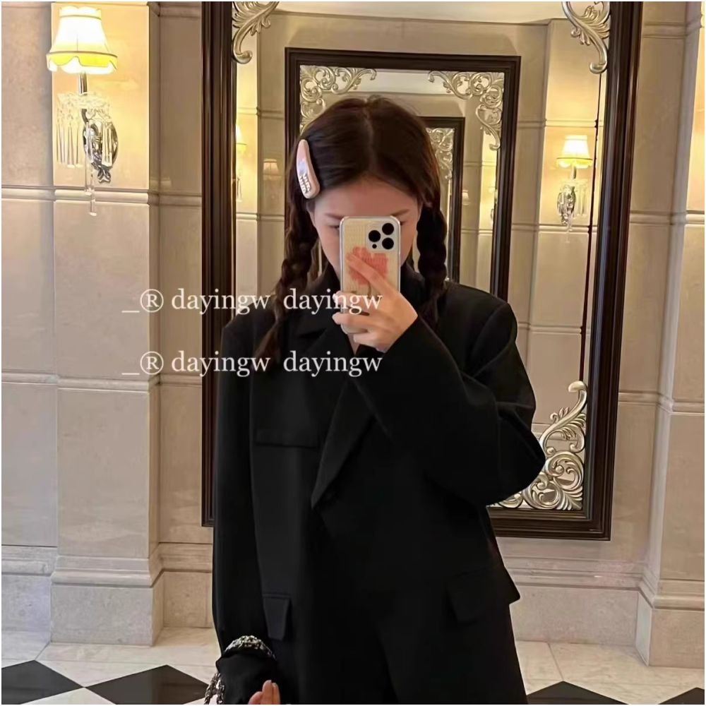 Miu textured metal logo leather bread shaped hair clip spring clip BB clip duckbill clip exquisite fashionable retro trend image 4